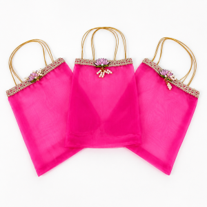 Small bag in pink color with handle